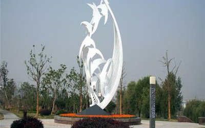 公園玻璃鋼抽象白色愛(ài)心雕塑