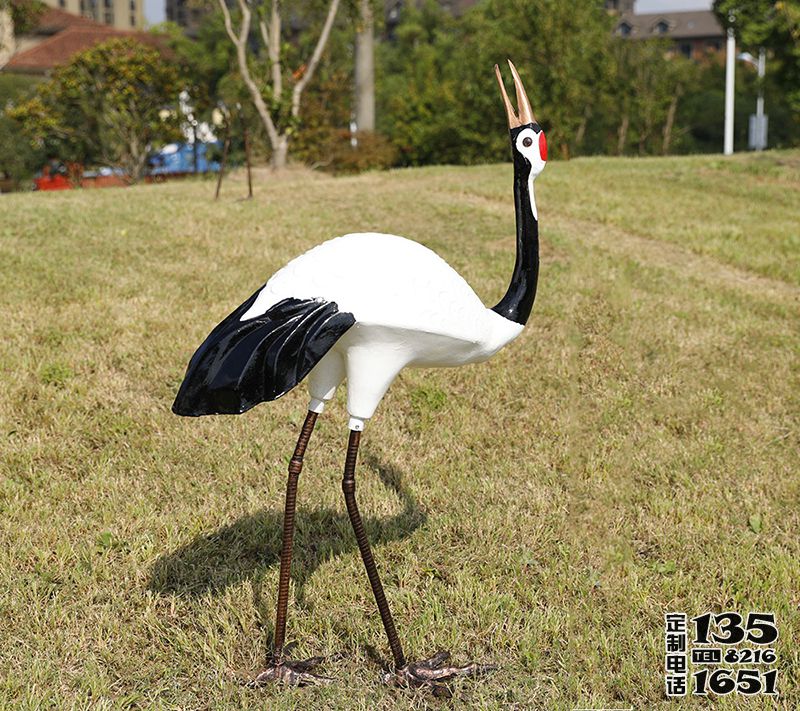 戶外草坪仿真動(dòng)物玻璃鋼仙鶴雕塑 戶外草坪仿真動(dòng)物玻璃鋼仙鶴雕塑