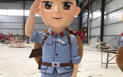 景區(qū)卡通玻璃鋼彩繪敬禮的小八路軍雕塑