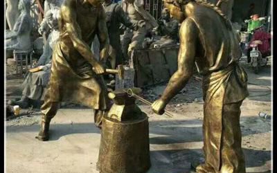 商業街古代打鐵人物玻璃鋼仿銅雕塑