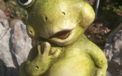 商場(chǎng)一只坐著的玻璃鋼青蛙雕塑