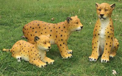 公園草坪玻璃鋼彩繪金錢(qián)豹雕塑