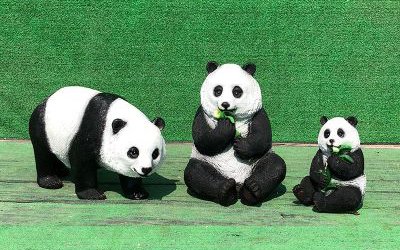 動(dòng)物園景觀玻璃鋼仿真動(dòng)物熊貓雕塑