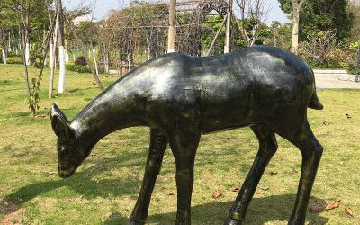 公園玻璃鋼仿銅戶外大型動(dòng)物鹿雕塑