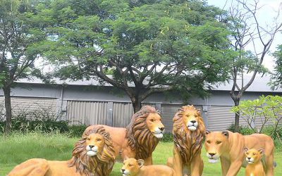 戶外草坪玻璃鋼仿真動物獅子雕塑