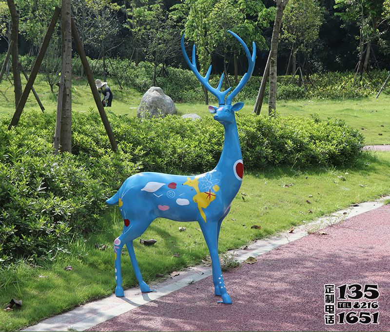 城市廣場(chǎng)創(chuàng)意玻璃鋼彩繪藍(lán)色梅花鹿雕塑