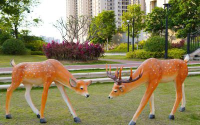 城市小區(qū)玻璃鋼仿真梅花鹿雕塑