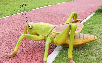 公園玻璃鋼仿真動(dòng)物蝗蟲雕塑
