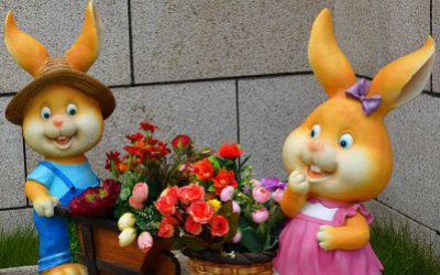 庭院玻璃鋼彩繪兩只可愛兔子雕塑