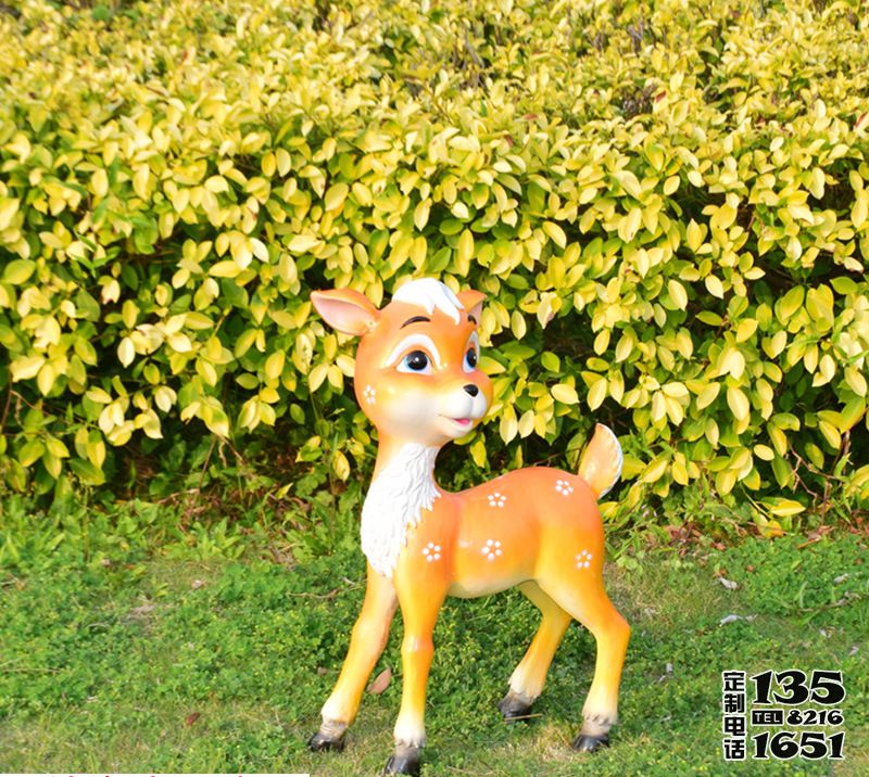 動物園景區玻璃鋼彩繪卡通梅花鹿雕塑 動物園景區玻璃鋼彩繪卡通梅花鹿雕塑