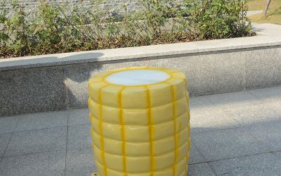 公園創(chuàng)意玻璃鋼仿真玉米座椅雕塑