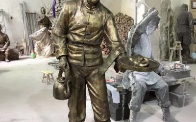 民俗景區玻璃鋼仿銅倒茶店小二人物雕塑