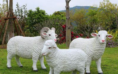 公園戶外草坪玻璃鋼仿真動物綿羊雕塑