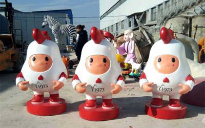 商場創意玻璃鋼卡通公仔雞雕塑