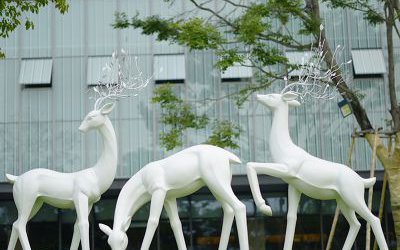 城市廣場玻璃鋼幾何創意鹿雕塑