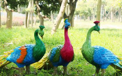 公園草地玻璃鋼彩繪仿真孔雀雕塑