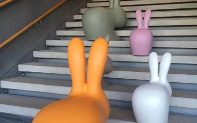 商場卡通抽象玻璃鋼卡通兔子雕塑