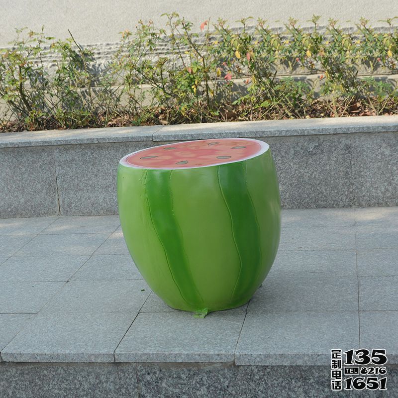 美陳擺件商場(chǎng)玻璃鋼水果卡通西瓜座椅雕塑