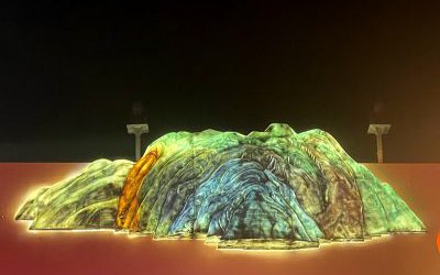 玻璃鋼發光假山造型雕塑